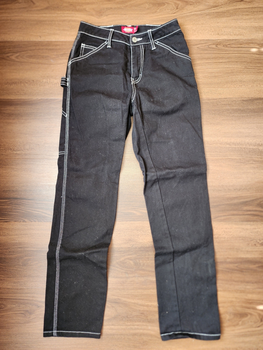 Women’s Black Straight-Leg Jeans with Contrast Stitching 0/24